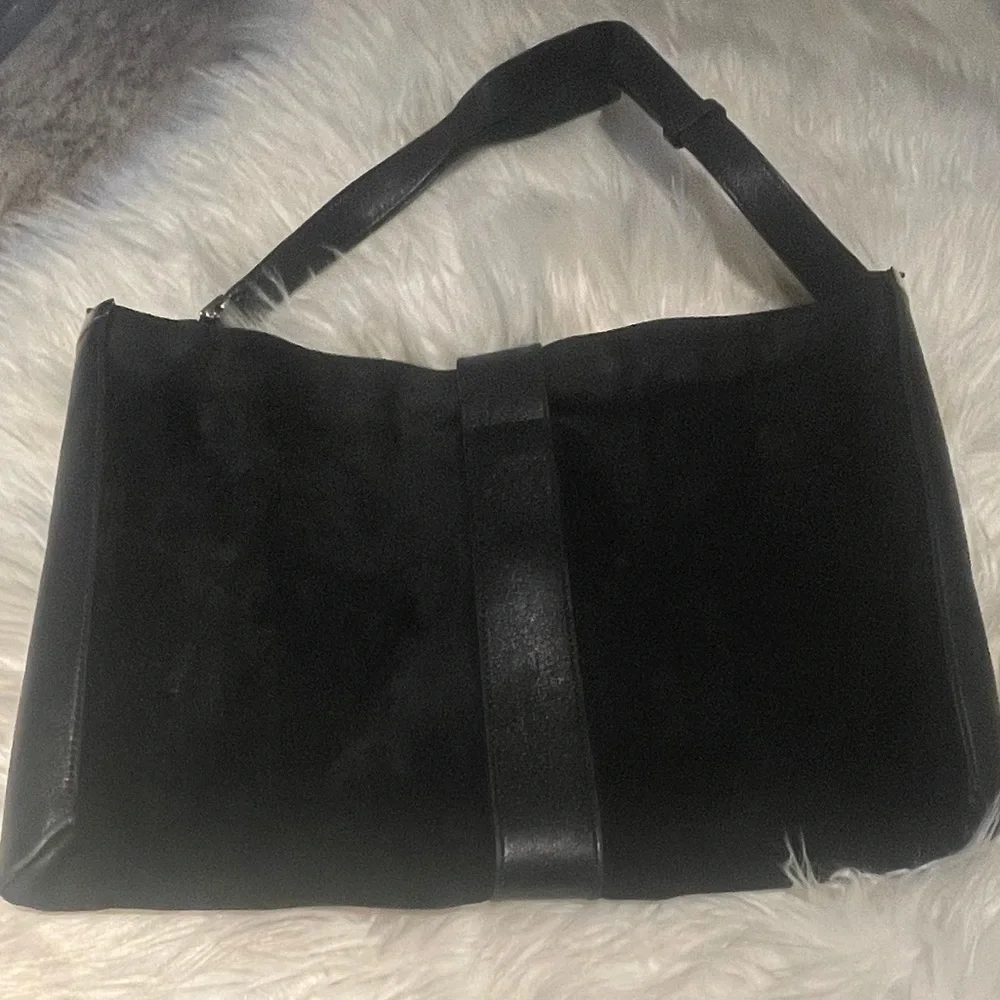 🔥Authentic Gucci Black on black shoulder bag suede and leather 001 4052 - Picture 5 of 16